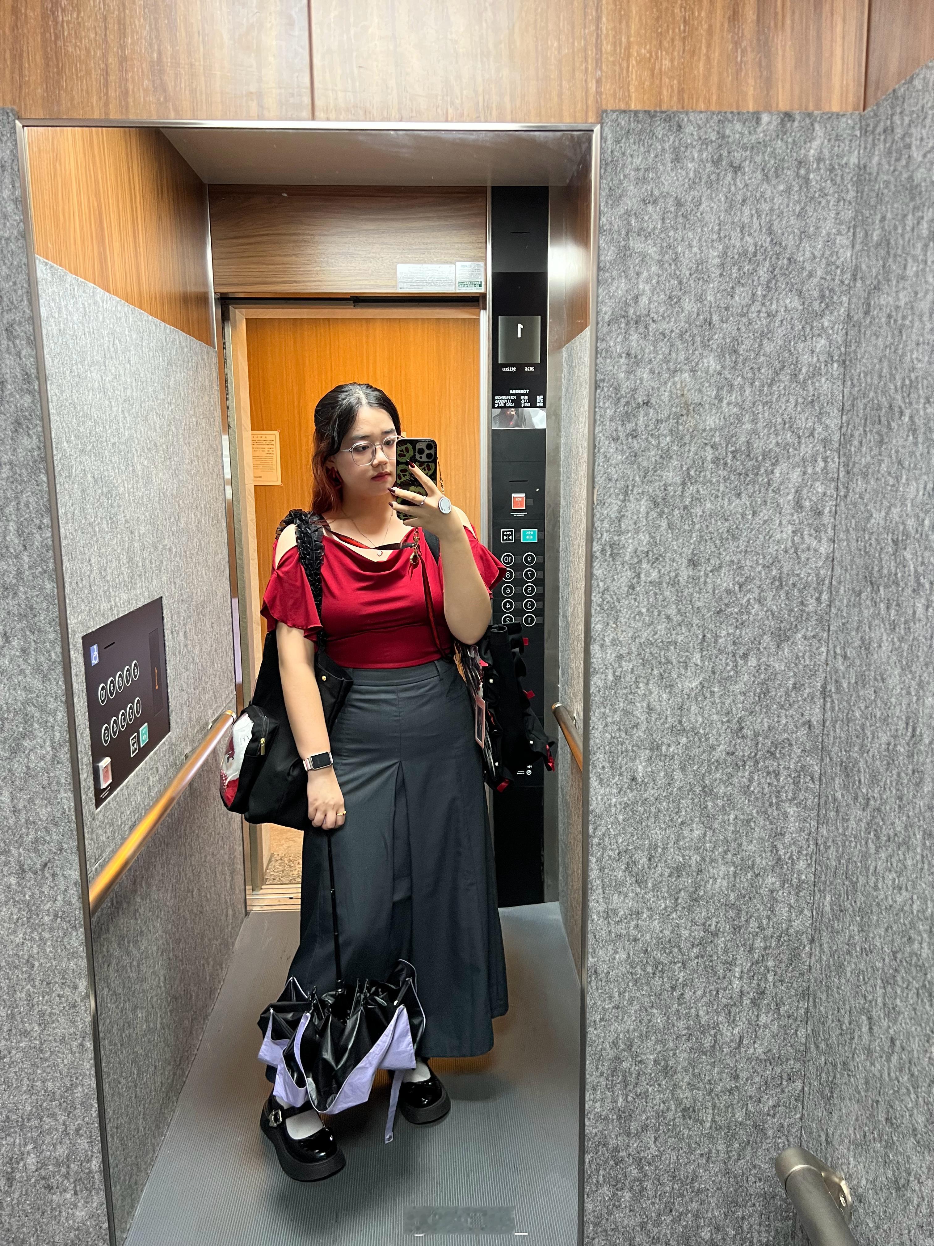 今日份红红喜欢这个丝带耳环🤲 ​​​