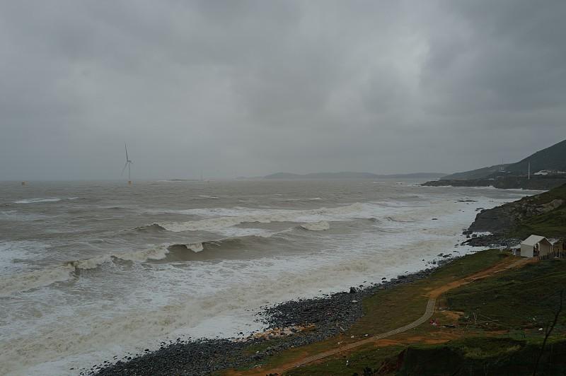 台风“白海豚”可太猛了！8月9日它先后在浙江台州玉环和温州乐清沿海登陆，给华东整