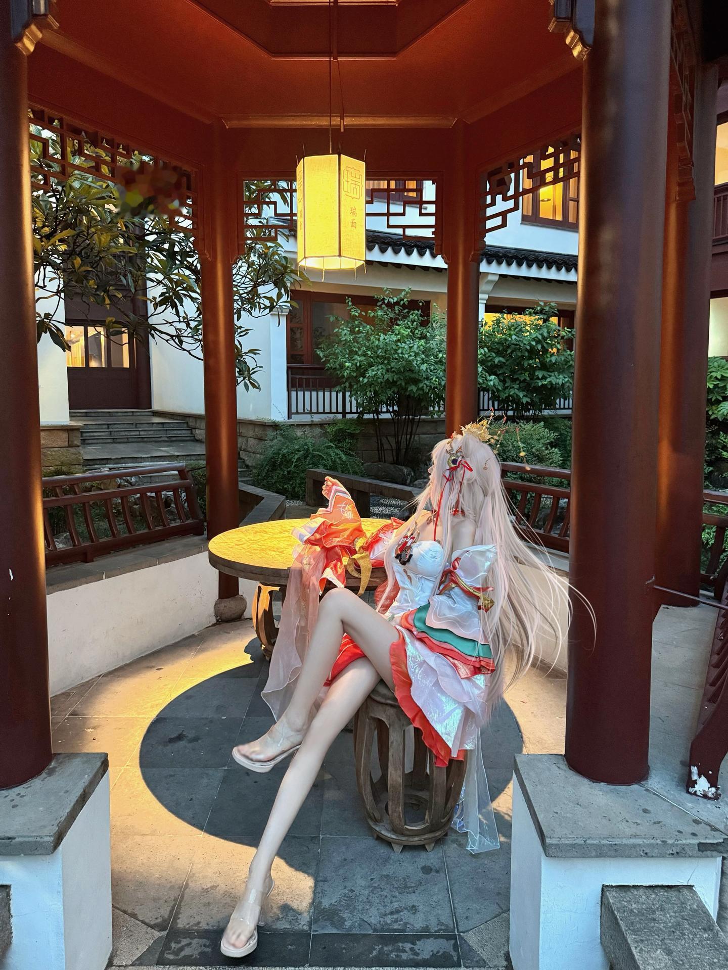 我与太多人的缘分朝生暮死犹如露水 唯独与你像一条生生不息的河流