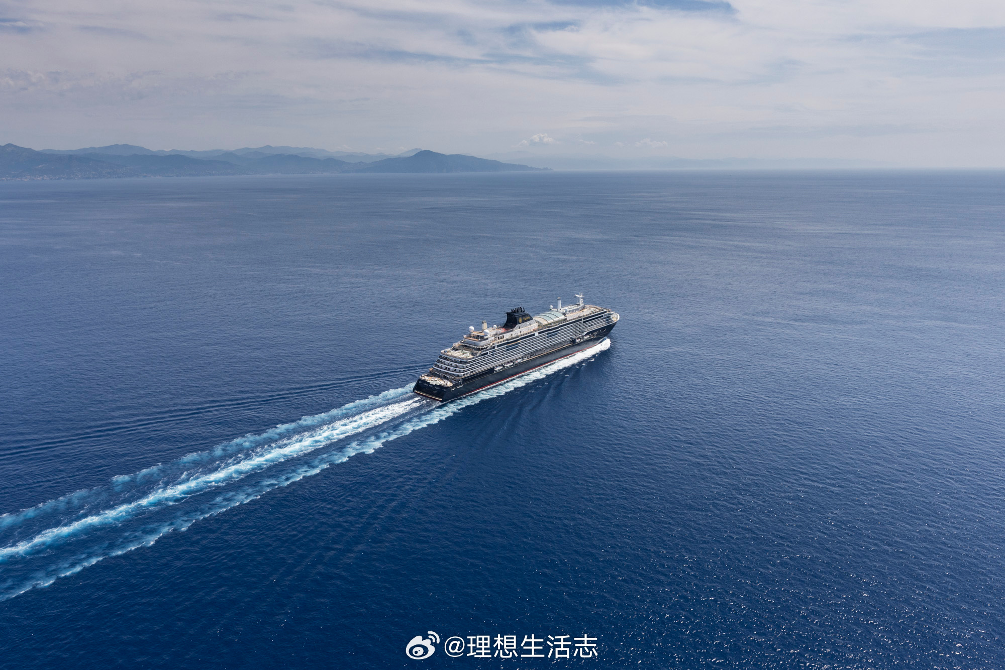 意铂三号已成功完成其在地中海的海试工作，标志着Explora Journeys意