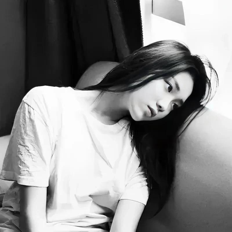 朋友李月最近老觉得她家老公不爱她了，可要是问她具体情况，她又说不上来哪儿不对劲。