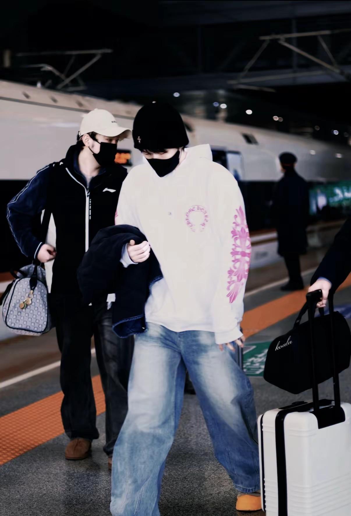 Keep up with fashion.王楚钦stp