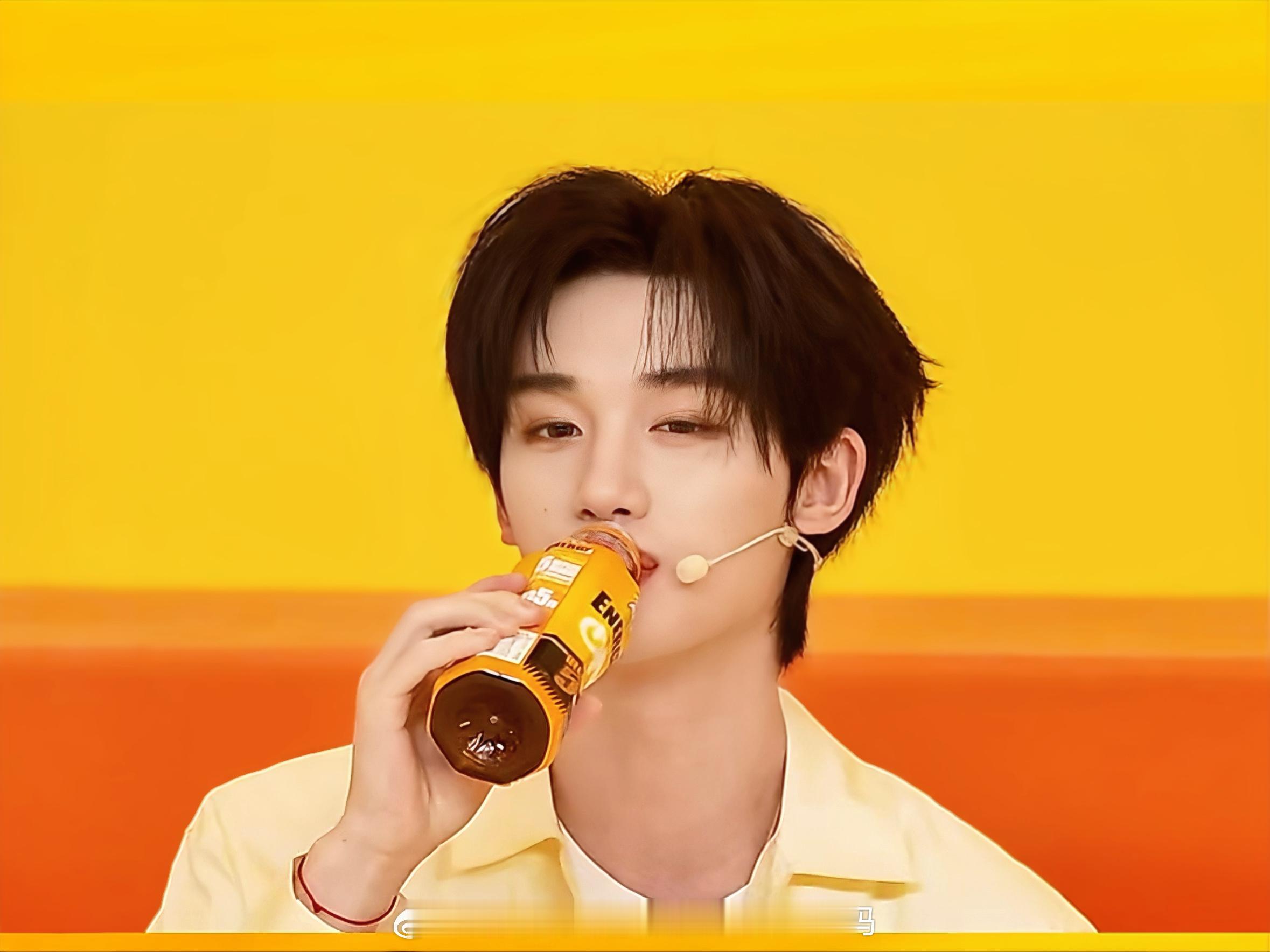 时代少年团和💛🖤很配呀～【时代少年团康师傅冰红茶energy直播】 