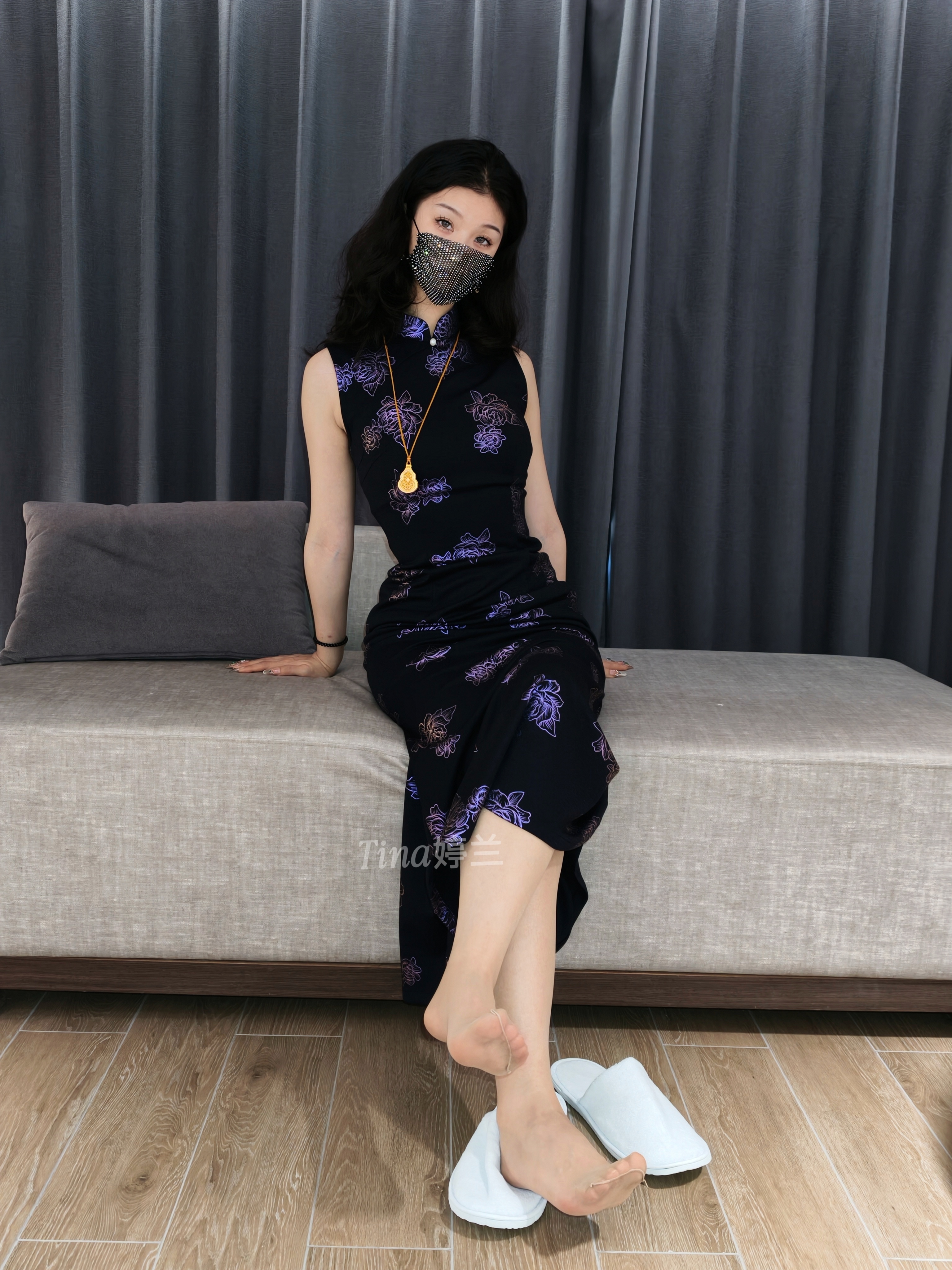 出差第二天 总共就带了两条衣服 袜子倒是每天不重样 带了七八条 每天一换每天一丢