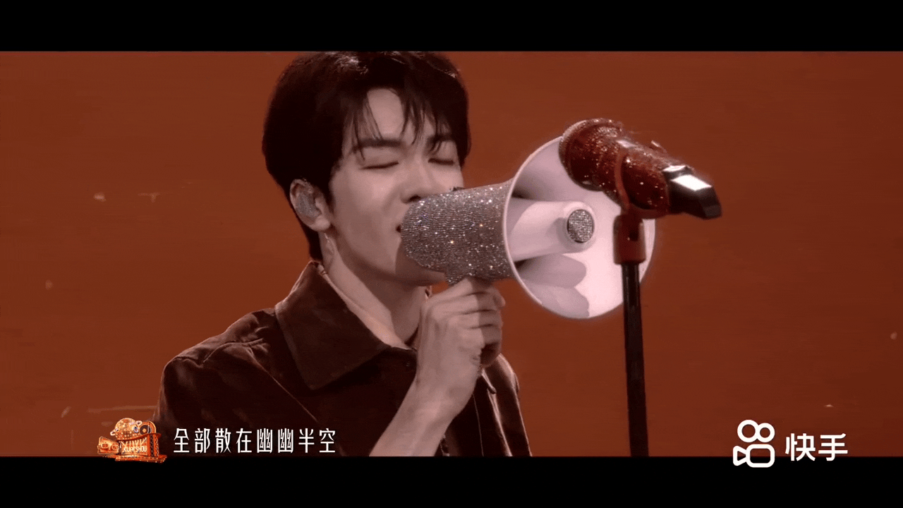 曾舜晞粤语舞台港味十足曾舜晞的港男味都要溢出屏幕了，真的太有氛围感了，曾舜晞说粤