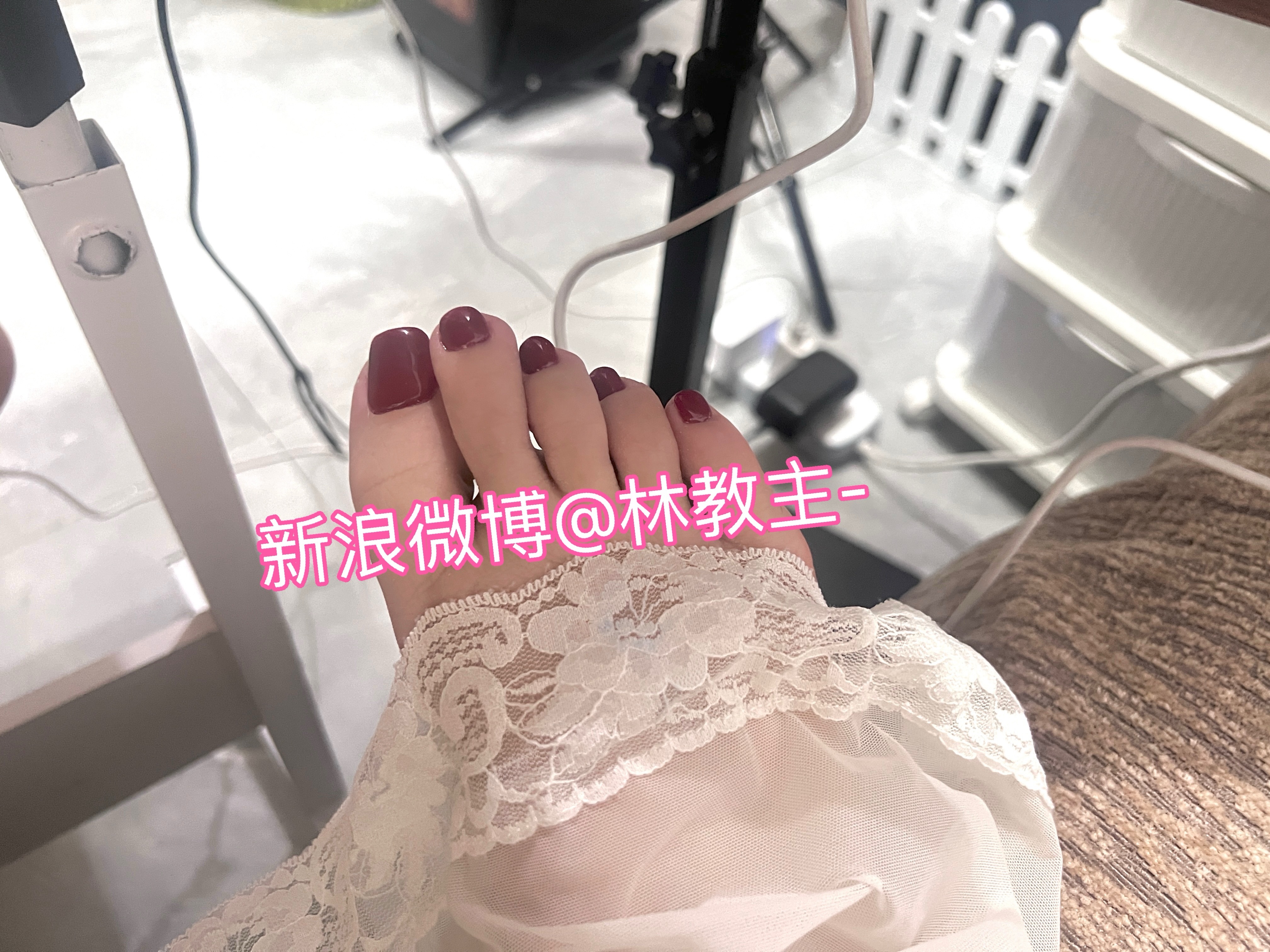 还有手没做随便先看看脚吧本人满脑子黄色废料虽然腰酸得要死但这会儿已经想好躺床上怎