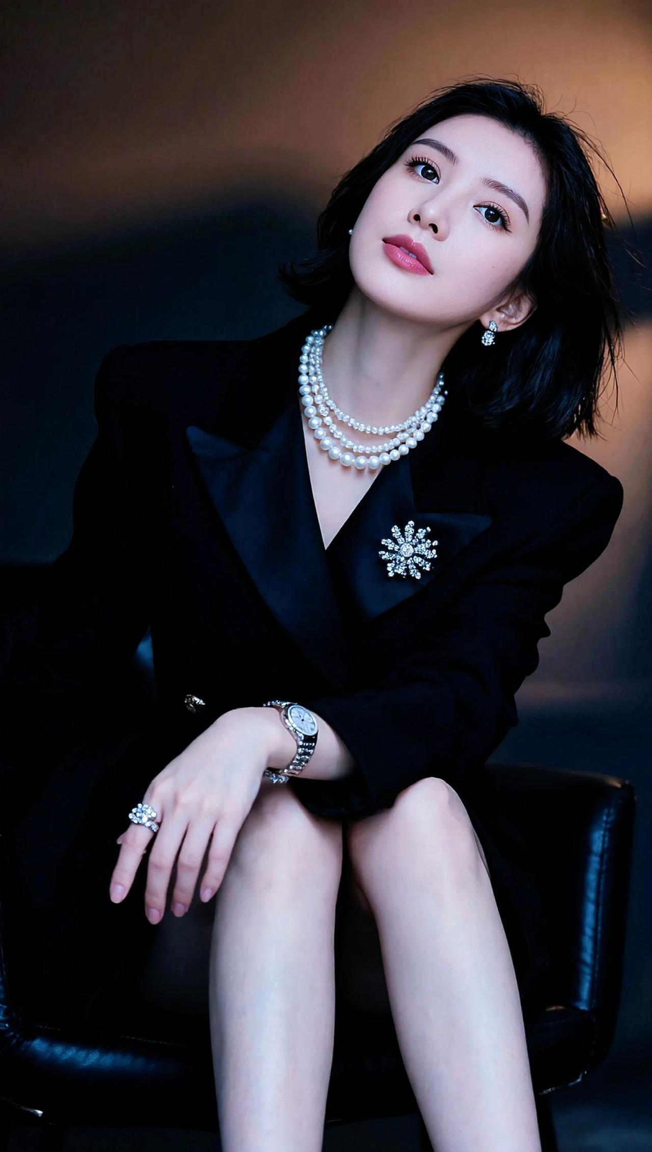 闭目养神，静能生慧。AI精致质感写真 随变ai随便玩 女神必备