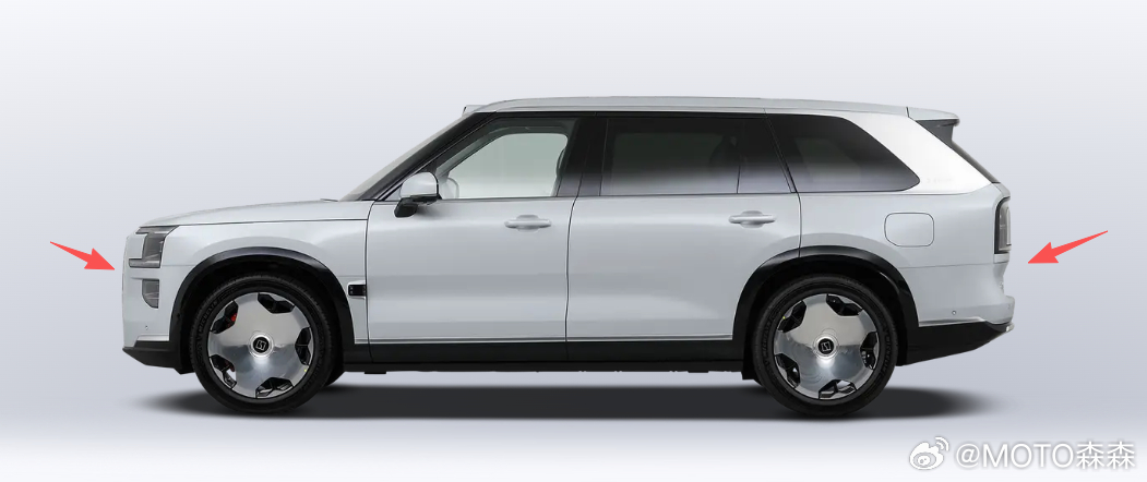 刚才例行翻资料摸鱼，看到这个后保，我还寻思哪个极氪是水平分缝啊查了一下，不好意思