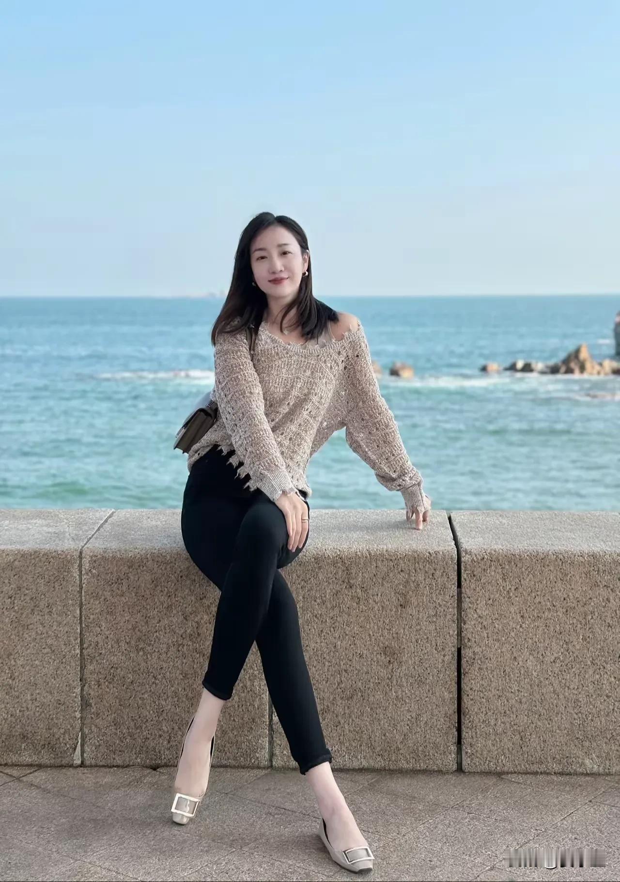 我们来这个世界只有一次，百年之后，没你也没我，我们拼搏一生，带不走一砖一瓦，我们