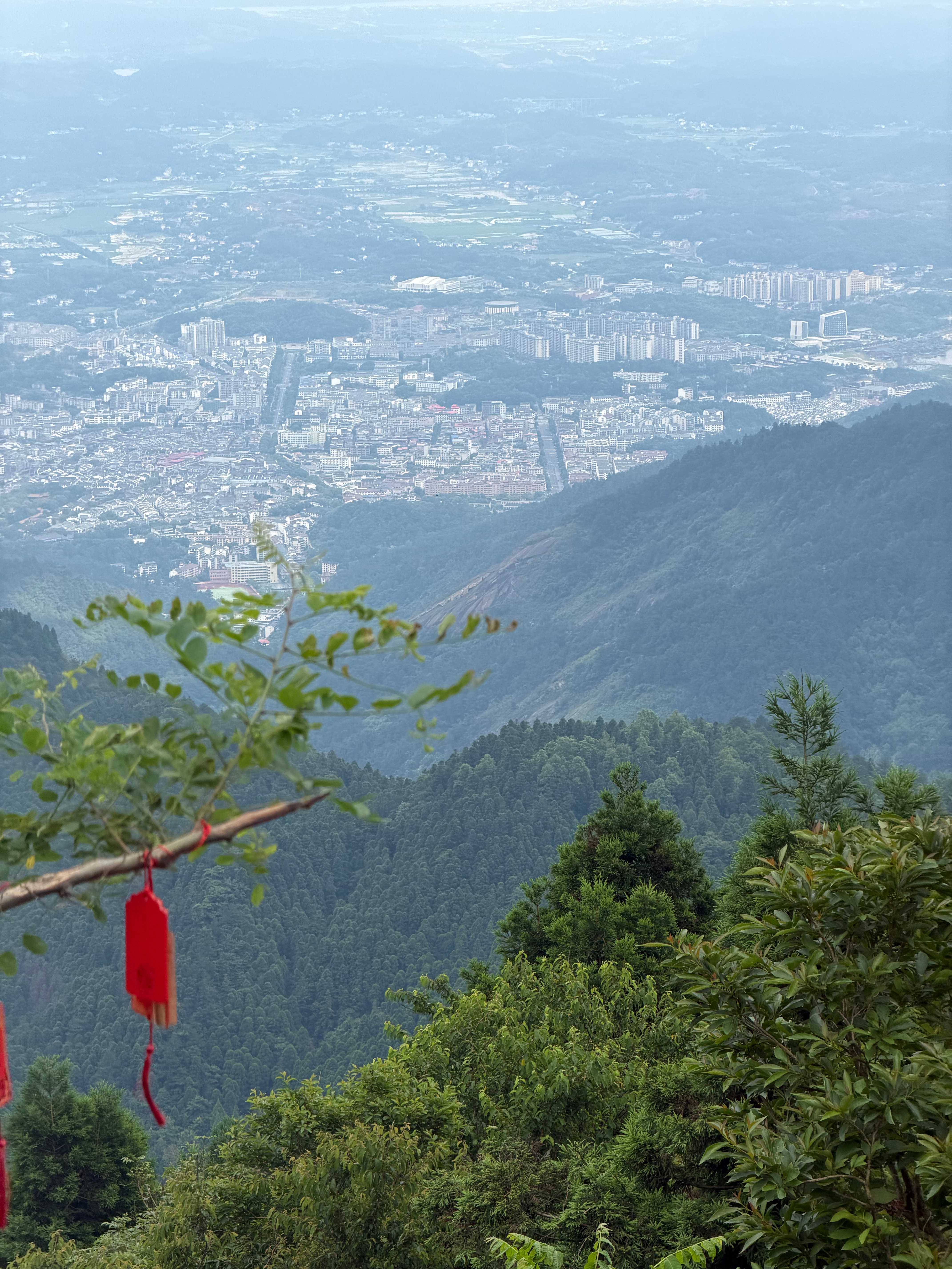 十一年没来了，下次来看雾凇。 衡阳·衡山国家重点风景名胜区
