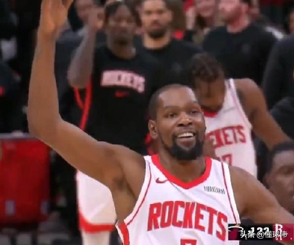 里程碑！阿门谈杜兰特：

“最后一球。”

“我们都会交给KD来投。”

“我们