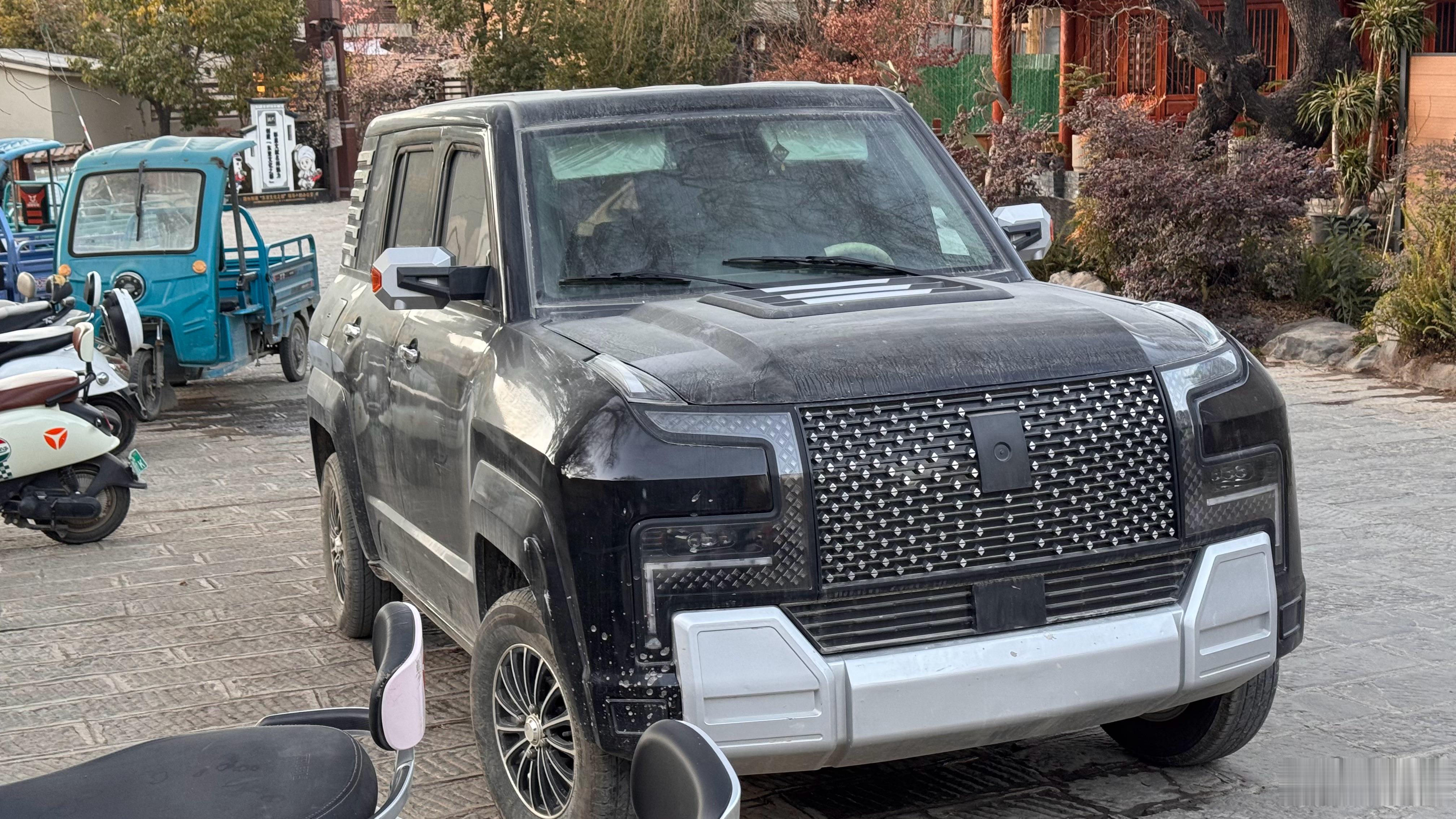 丧失潜水能力的仰望U8…这版本还匹配一套快拆后备胎市区巡航必备