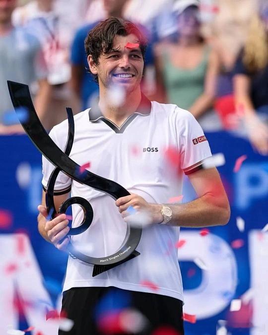网球圈今天传来重磅！ATP500华盛顿站男单决赛，3号种子弗里茨直落两盘（7-6