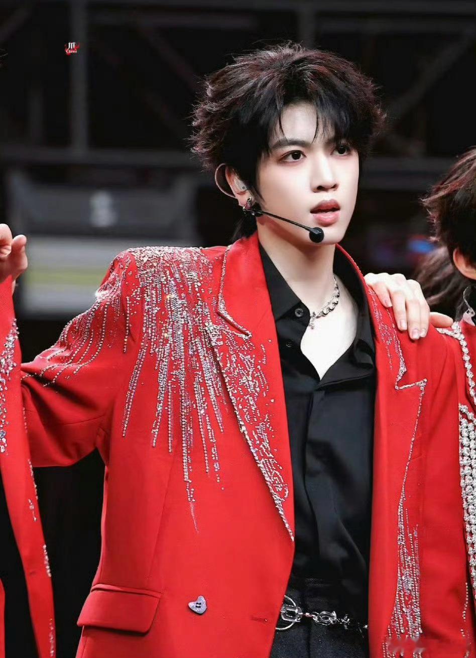 网传 张函瑞 王橹杰双男主。真是令人非常意想不到的搭配。但还是非常期待！ 