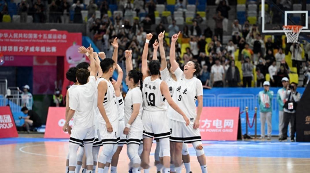 全运会女篮半决赛，广东队108-48大胜辽宁队，豪取60分优势时隔八年重返决赛。
