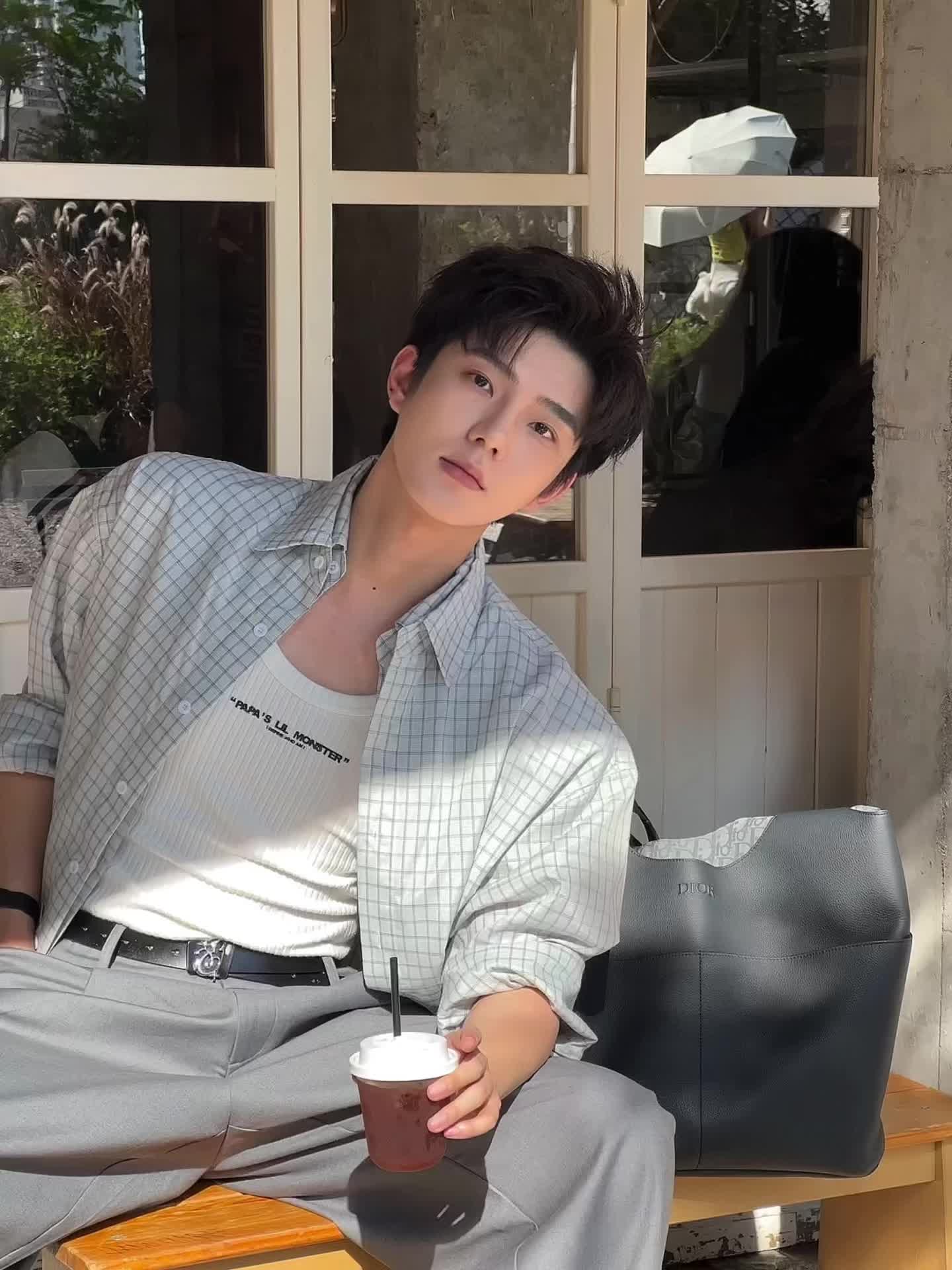 今天装大人👨 天气好心情好状态好～