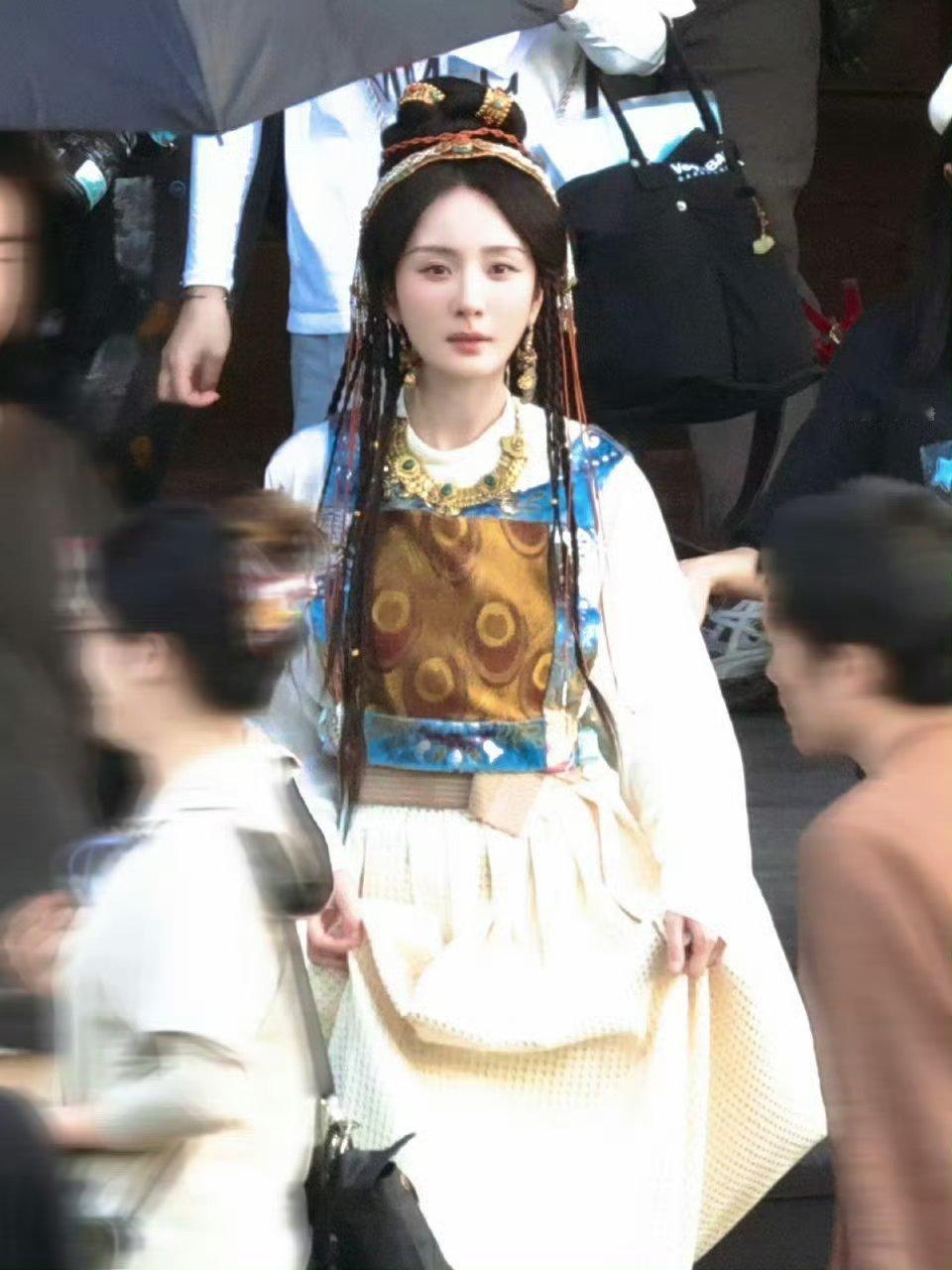 杨幂离开嘉行的时候也辟谣了和杨幂无关 期待待播作品江山大同 期待宁绣绣 郑玉婷 