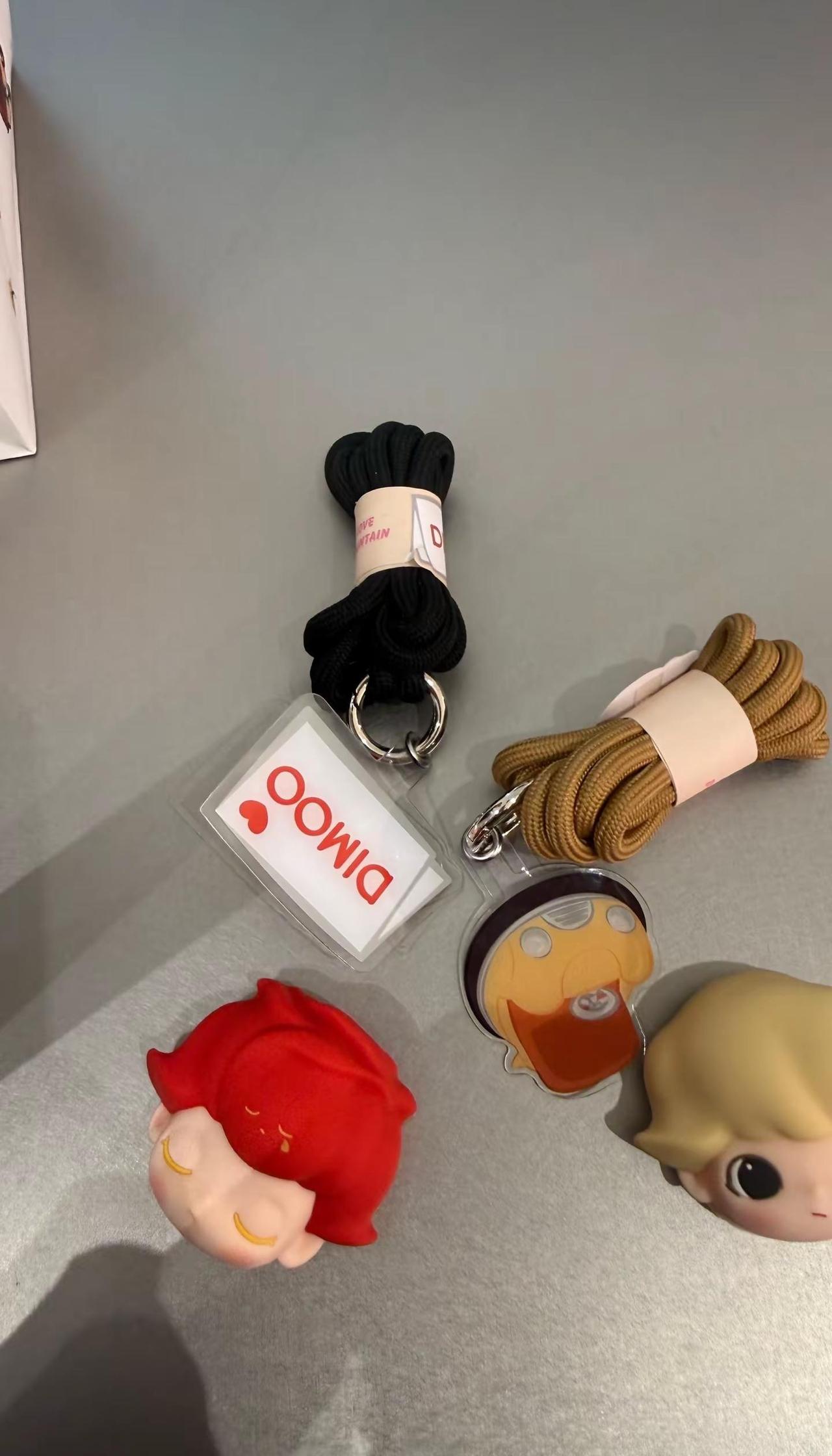 这个世界就是一个巨大的菜鸟驿站 里面充满了大件货和小件货 而且有些货还没有码