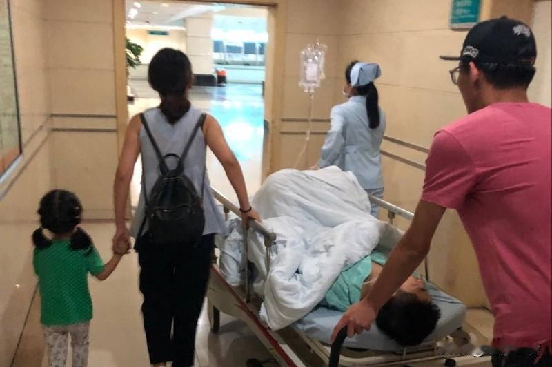 出门在外生病，那滋味真不好受。什么都不想做，也不想动，只想这头昏脑涨的感觉快点消
