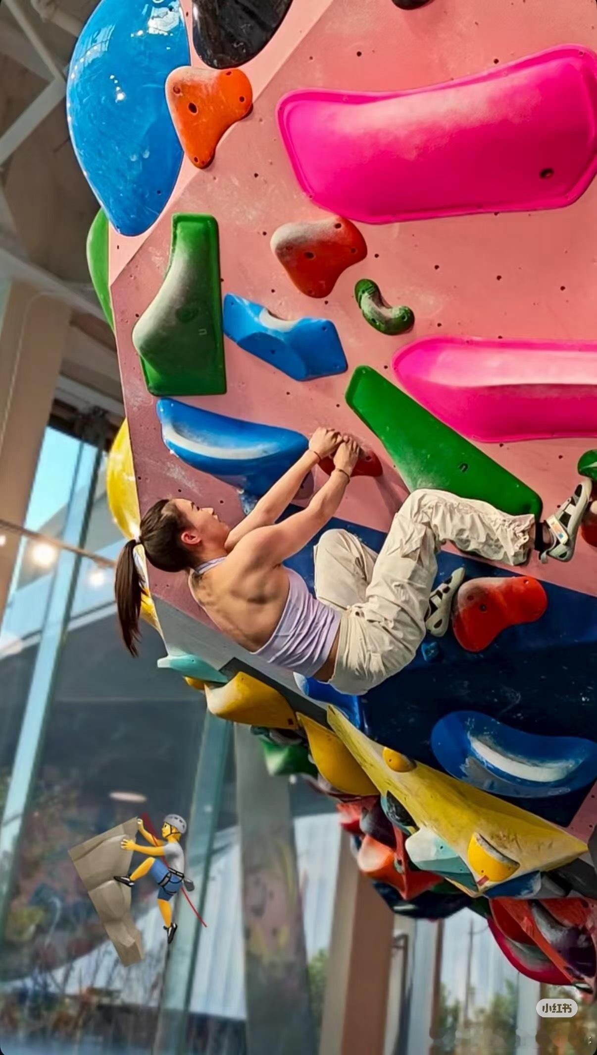 天啊这是陈芋汐，这个背肌太帅了（真的内核稳定且极度自律我看过她一个采访，为了控制