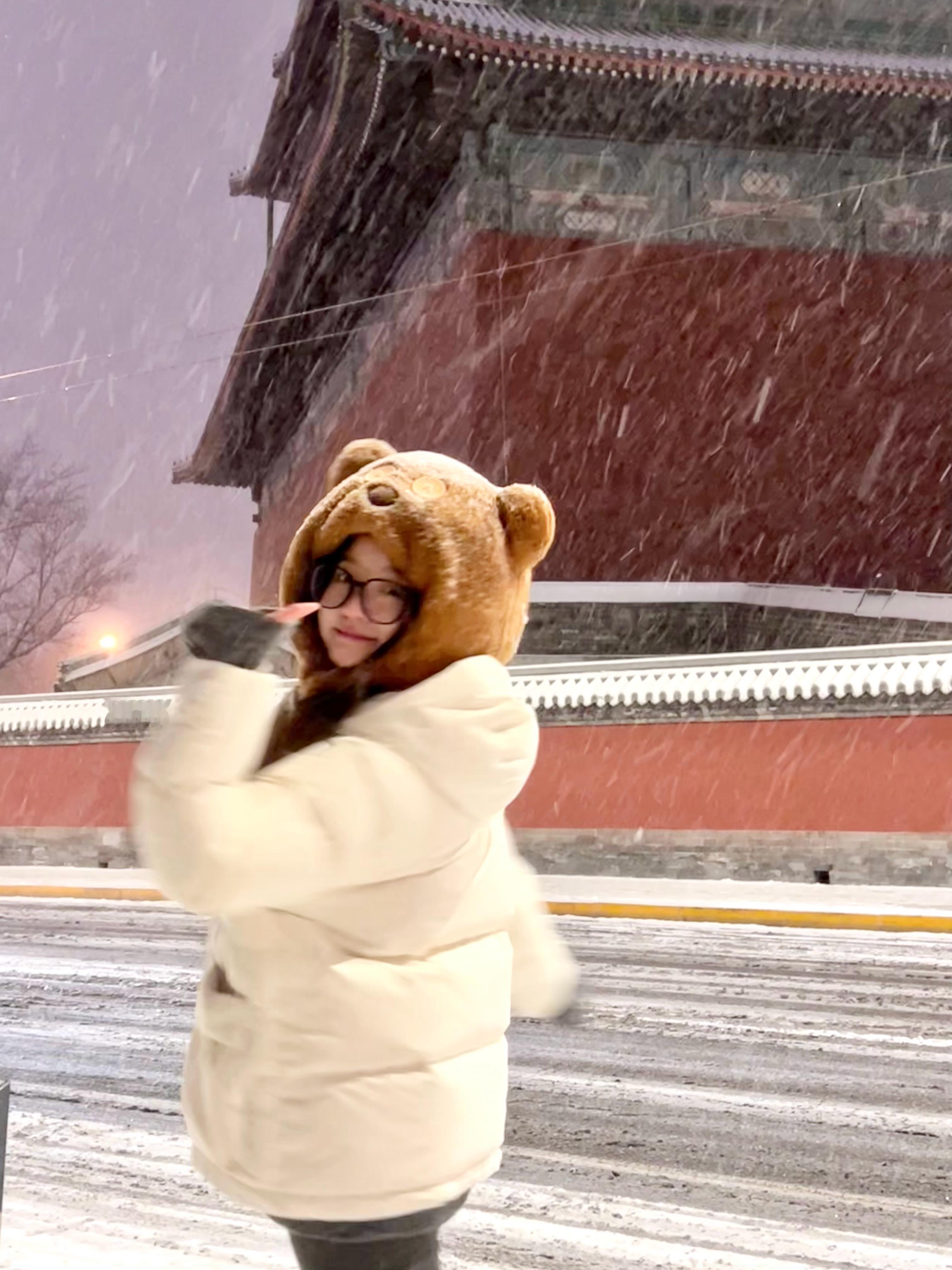 ❄️又下雪啦～～激动到立马出门玩雪喜欢微博可以发live实况图！#卷卷的碎片##