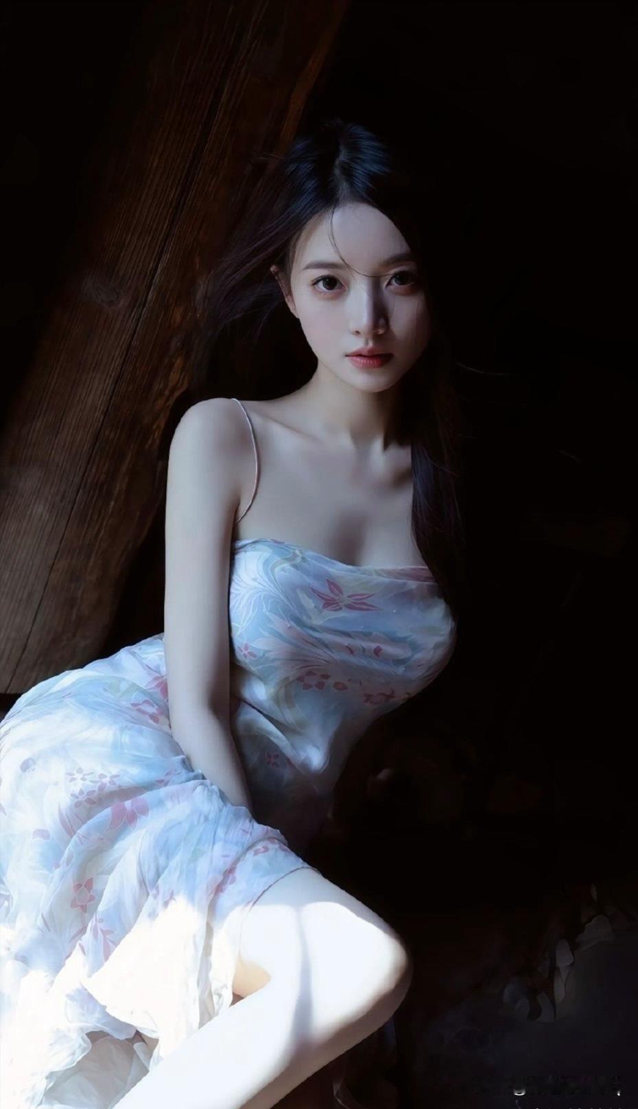 沉鱼落雁鸟惊喧
闭月羞花花愁颤
有气质的女人给人什么感觉