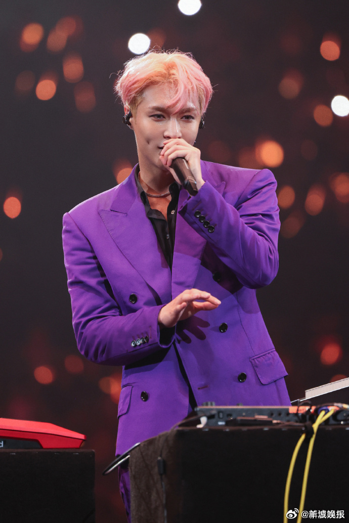 【谁是染粉发最权威的男星？】粉发挑人又挑气质，他们驾驭得又甜又飒鹿晗......