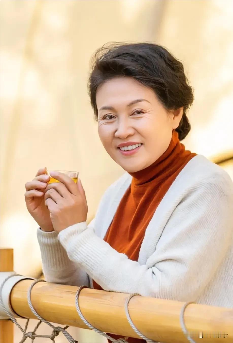 性学专家说：
 
“女性的性渴望，从来与年龄无关。”
 
在人们的观念中，女人过