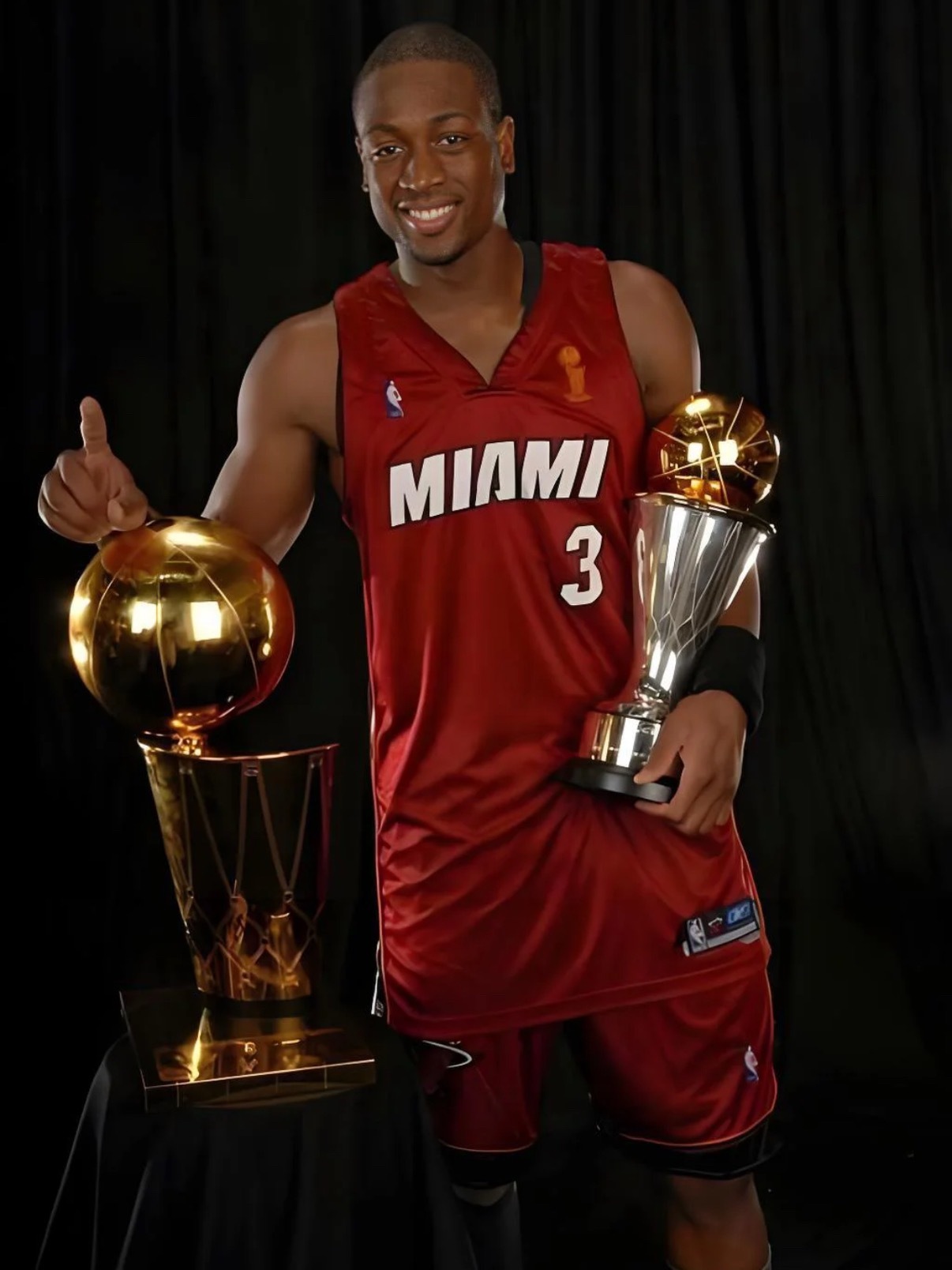 韦德和曹格是对家同日曹格在小红📕对“想脱粉橹穆”的网友回“我也是”，被当成嗑C