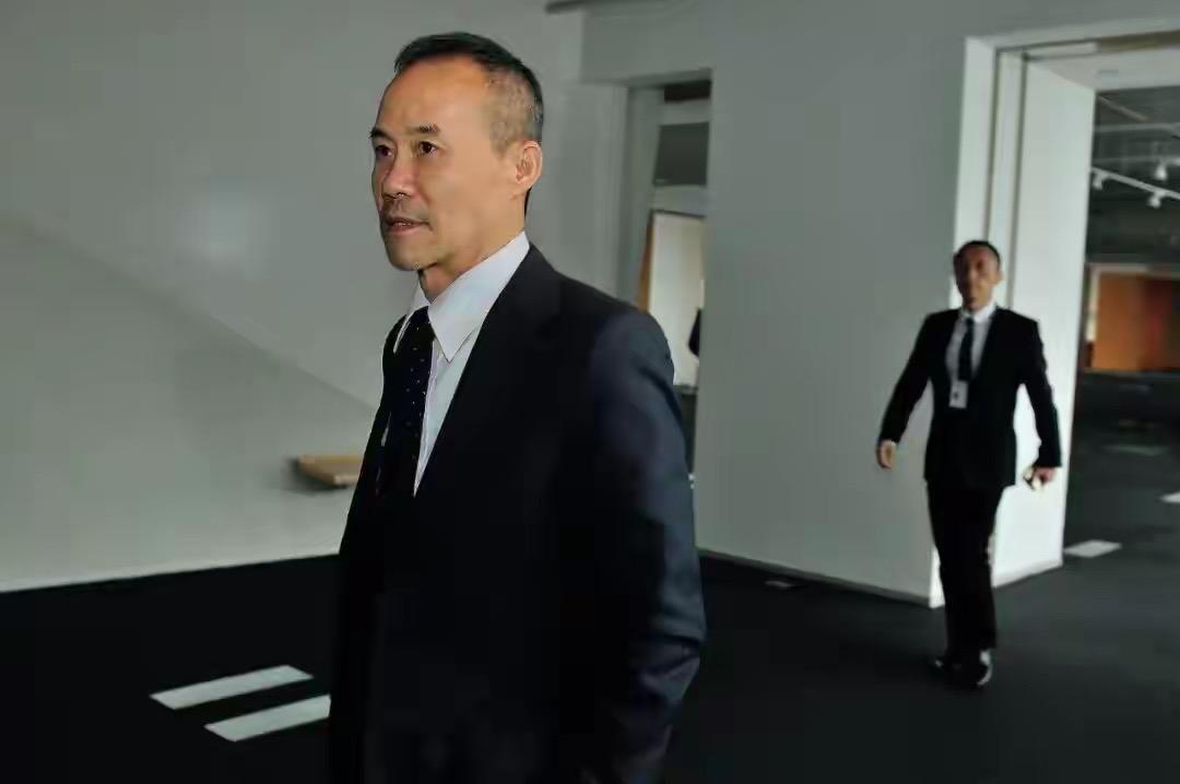 如何评价王石和田朴珺的感情？

王石虽有一个大佬的身份，但莫名心里住着一个职业经