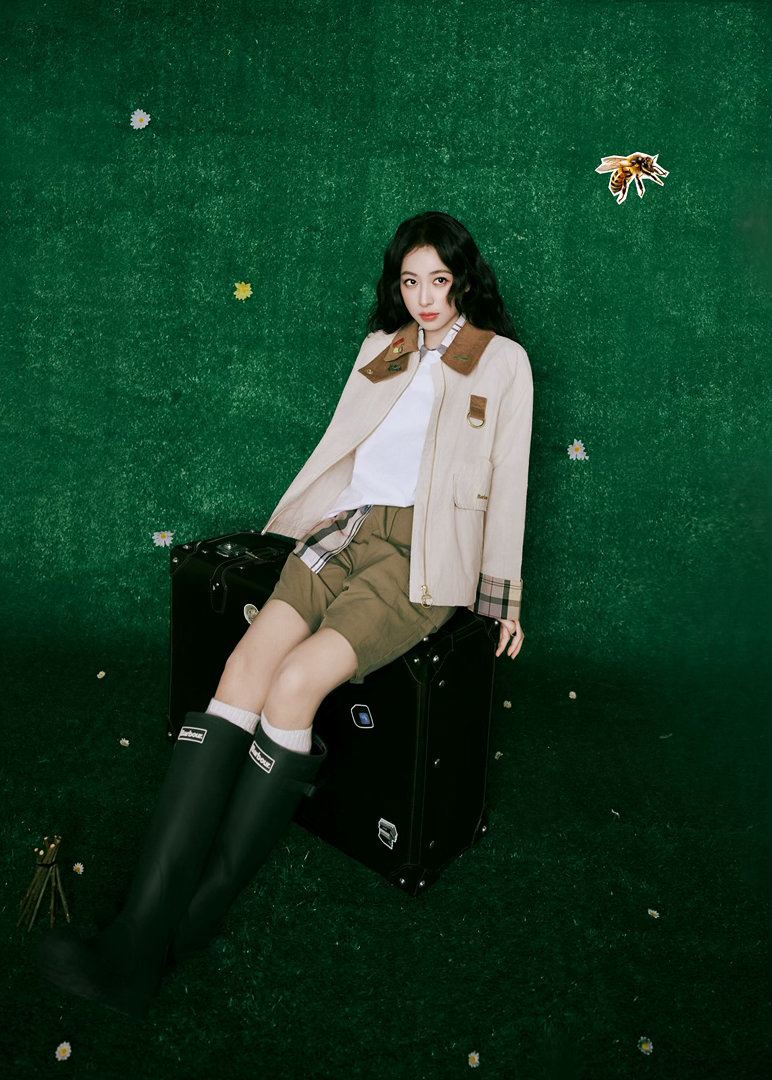 捕捉一份满分穿搭灵感！层次叠穿，轻盈得像刚刚好的春日微风啊啊啊被姐姐治愈💚🤎