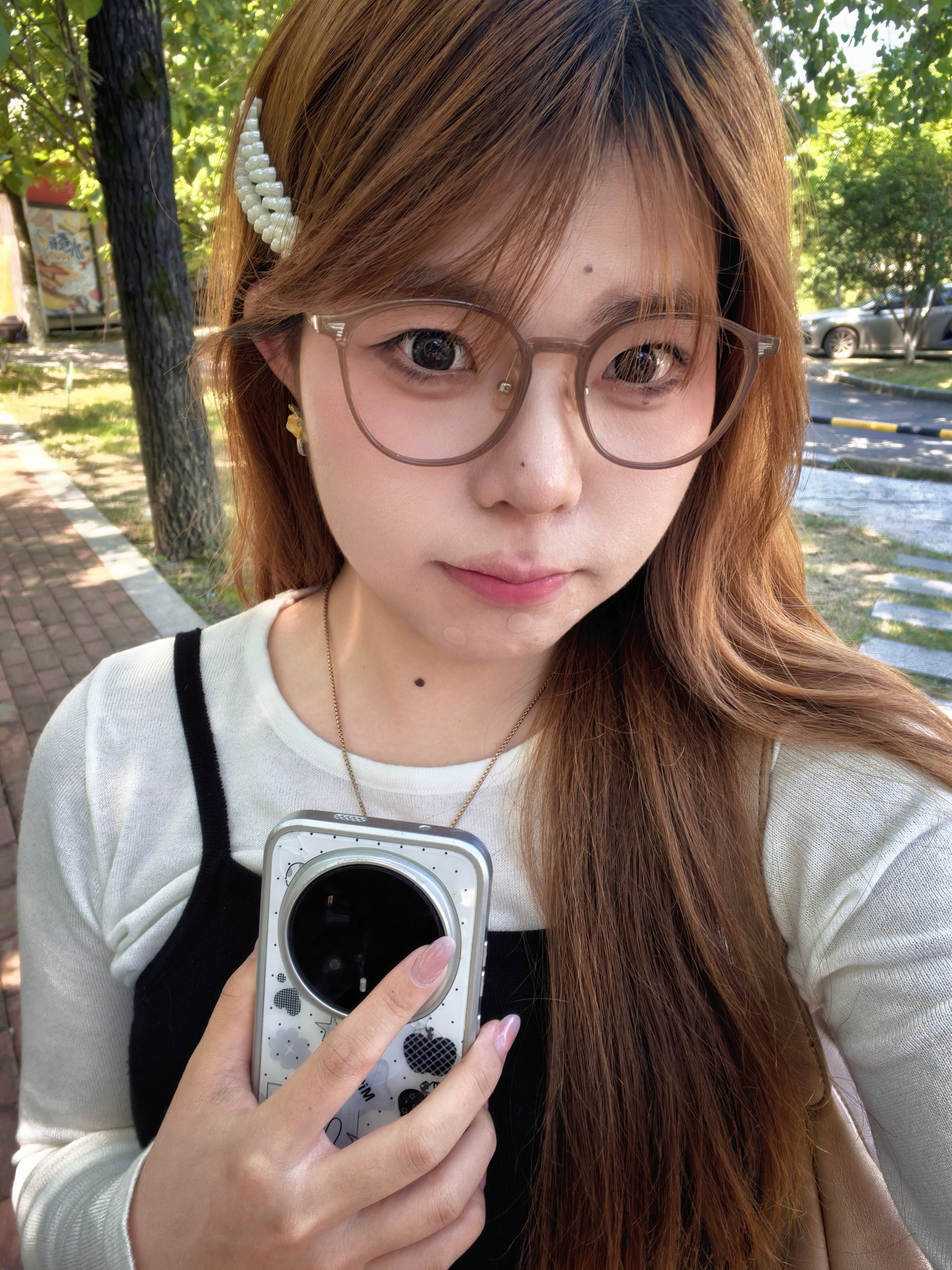 手机前摄会是下一个影像战场吗平时拍照我使用前置的频率远高于后置，相信不少人和我一