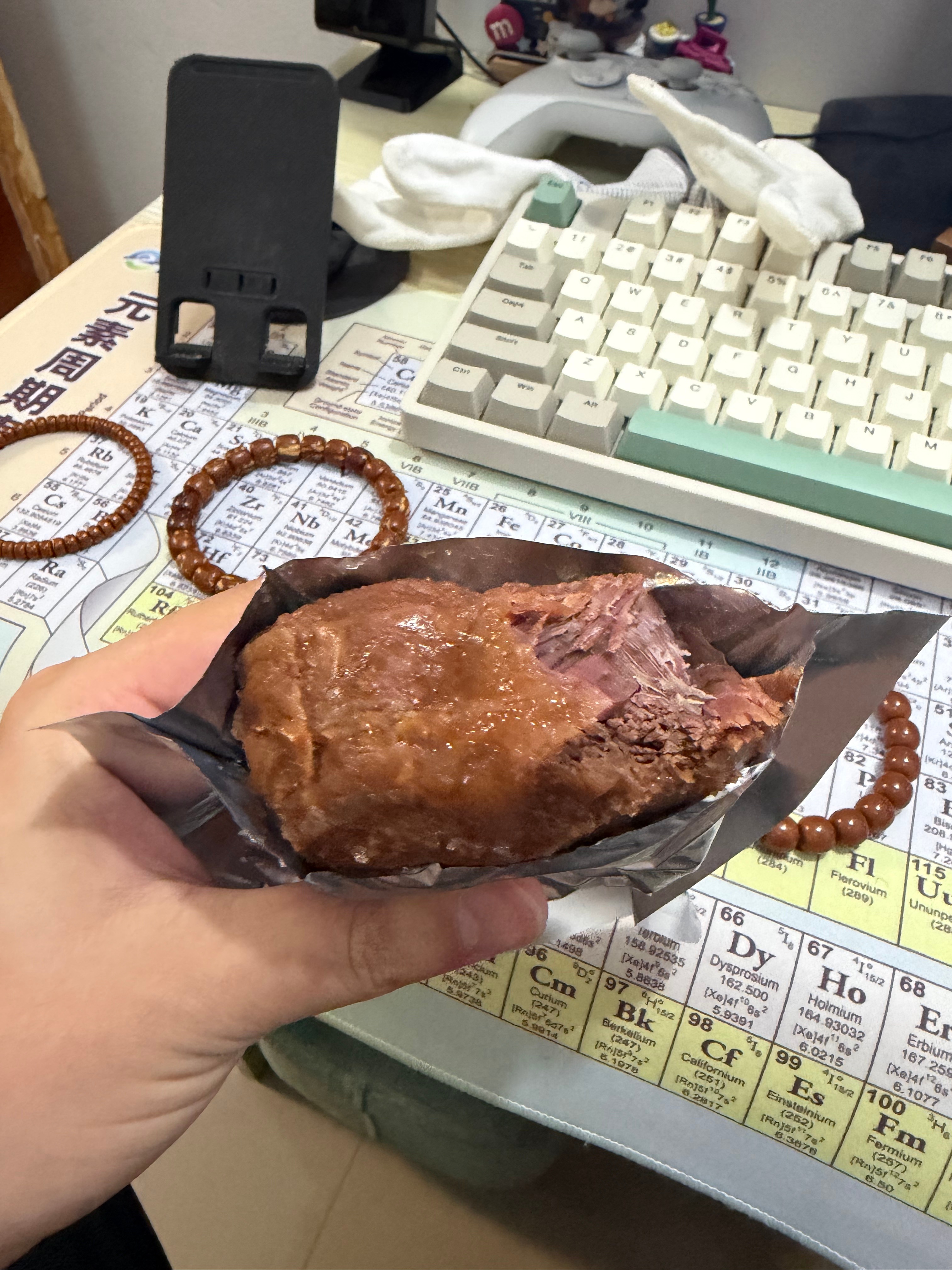 晚饭吃了 150 克的牛腱子肉，刚吃完饱腹，一个小时不到就饿了，目标体重 120