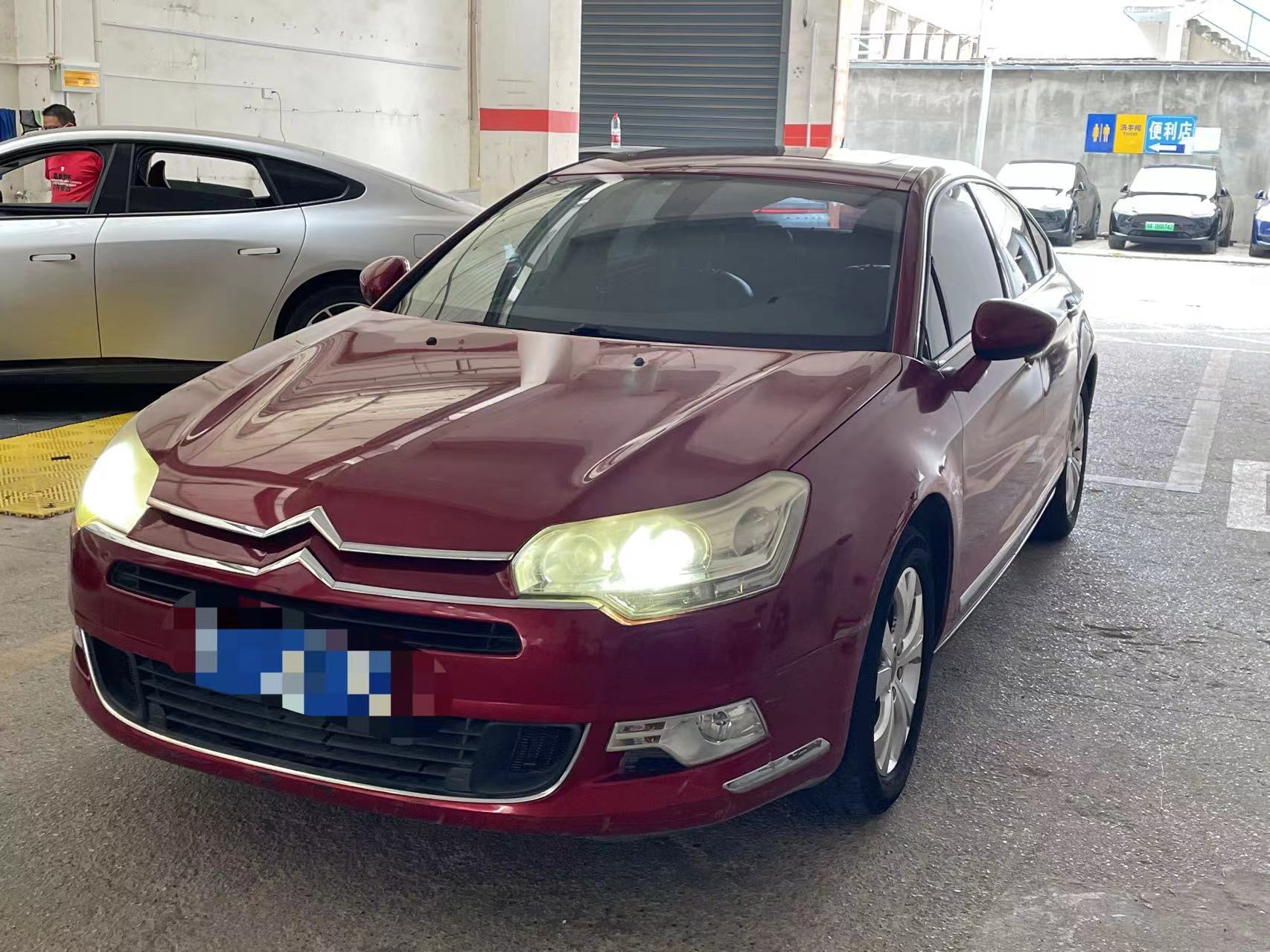 更新一组2011年 2.3L C5图片今天刚洗完车，接下来需要做油漆翻新下内饰，