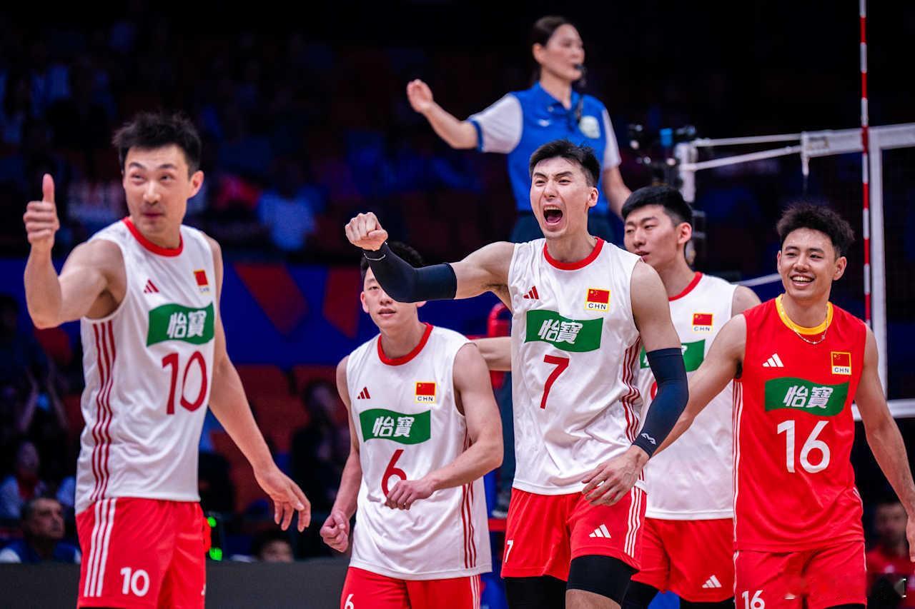 季道帅[超话]中国男排获世联赛首胜中国体育报：时隔五年再次为国而战 老将季道帅享