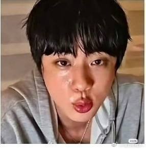 金硕珍这位就是我们and More欧巴吗 ​​​