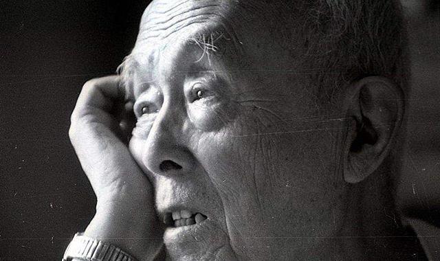 1964年，北大教授季羡林听说妻子彭德华要来北京，连夜把家里的大床换成了单人床，