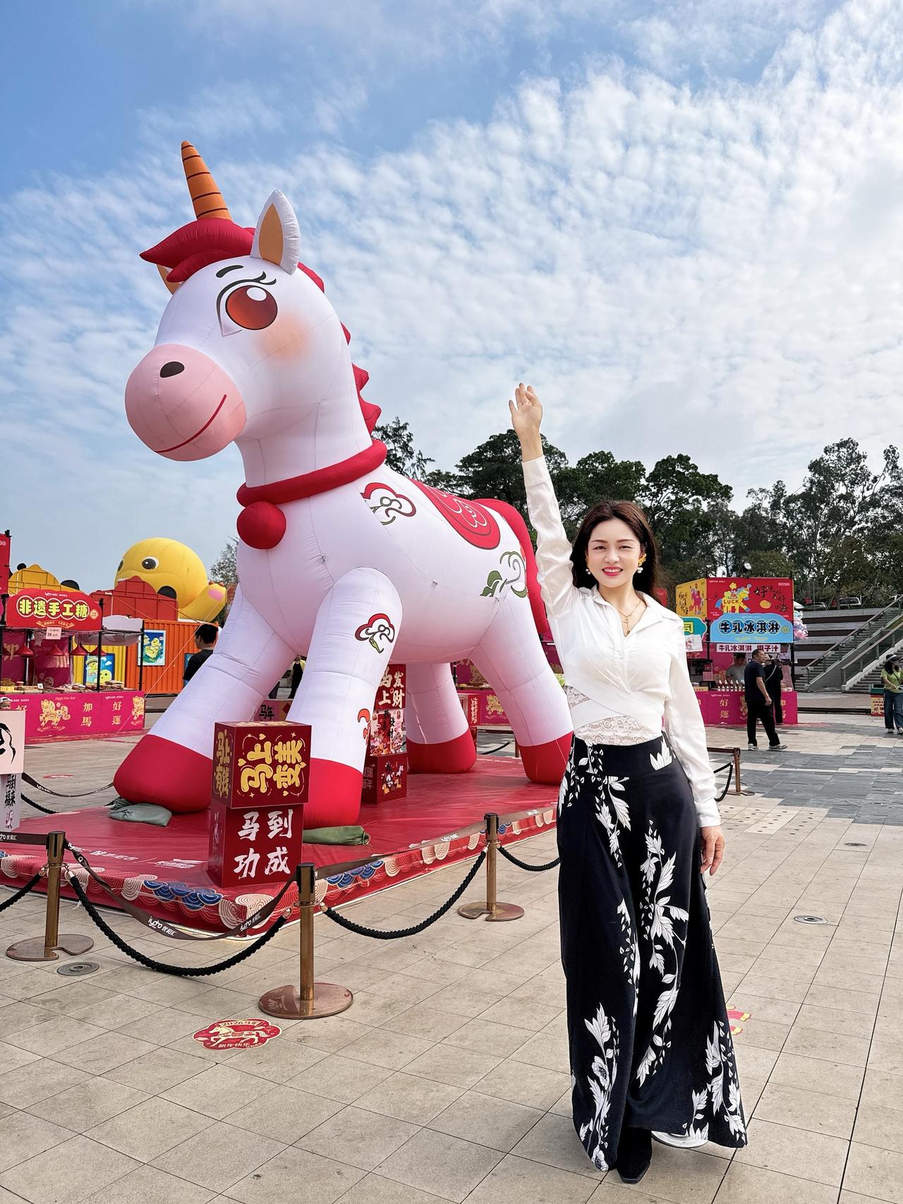 花灯亮，马蹄疾。上元佳节，天官赐福，2026 我们一马当先，万事胜意，生意如灯火