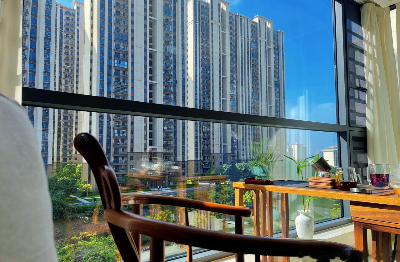 全球变暖趋势没有放缓迹象其他地方不清楚，广东今天到现在换了三次衣服，早上以为会冷