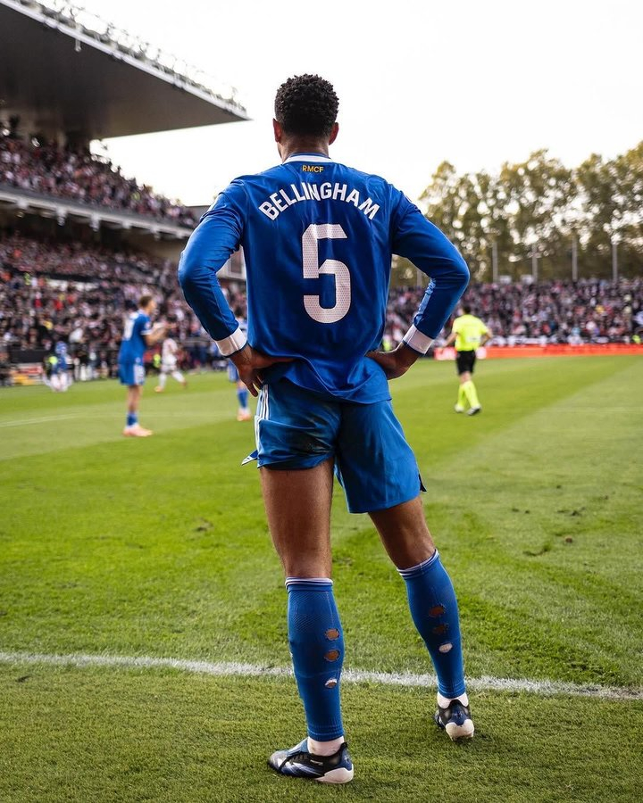 哈维·阿隆索希望将贝林厄姆定位为球队的“跳板”。他将让贝林厄姆担任与安切洛蒂执教