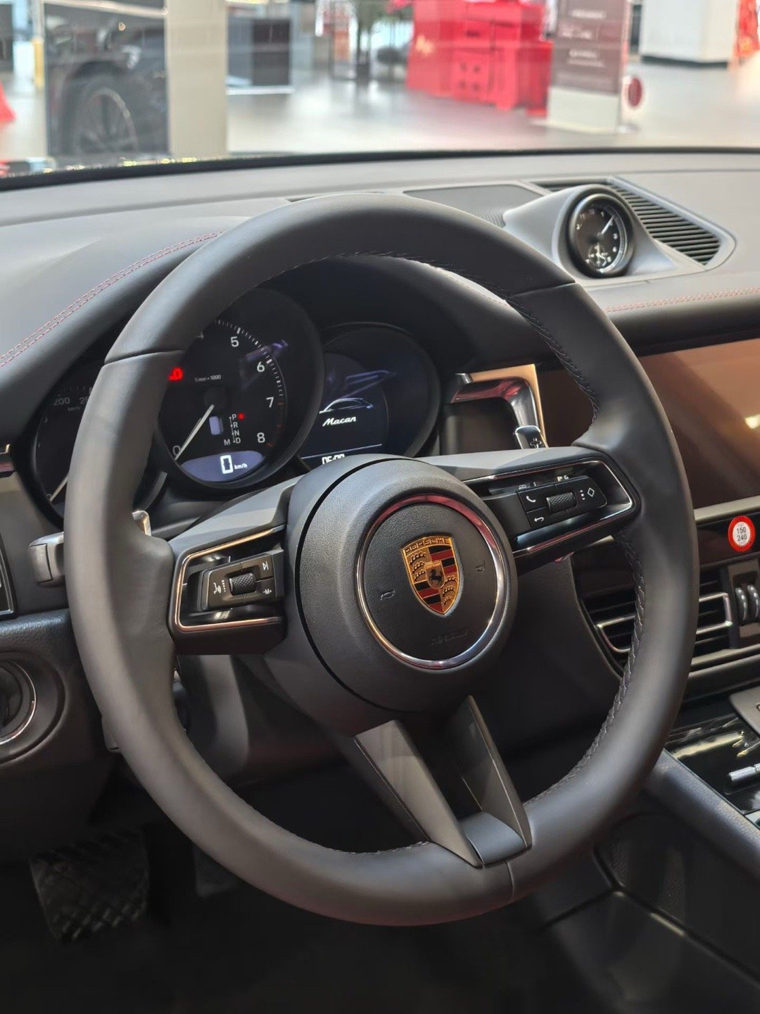 Macan 黑色现车保时捷