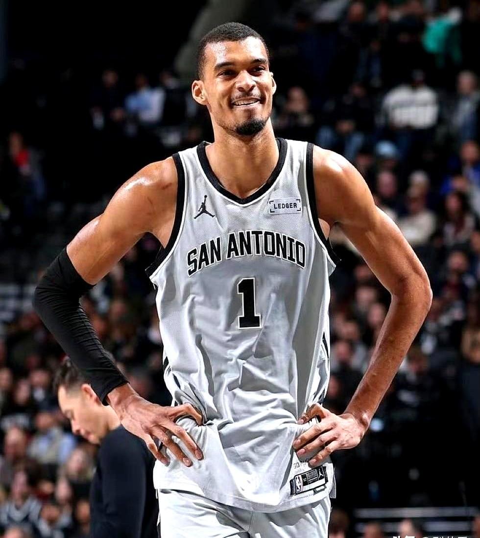 文班亚马，MVP榜第一了！

明天马刺打雄鹿，两边境况天差地别。马刺这边几乎全员