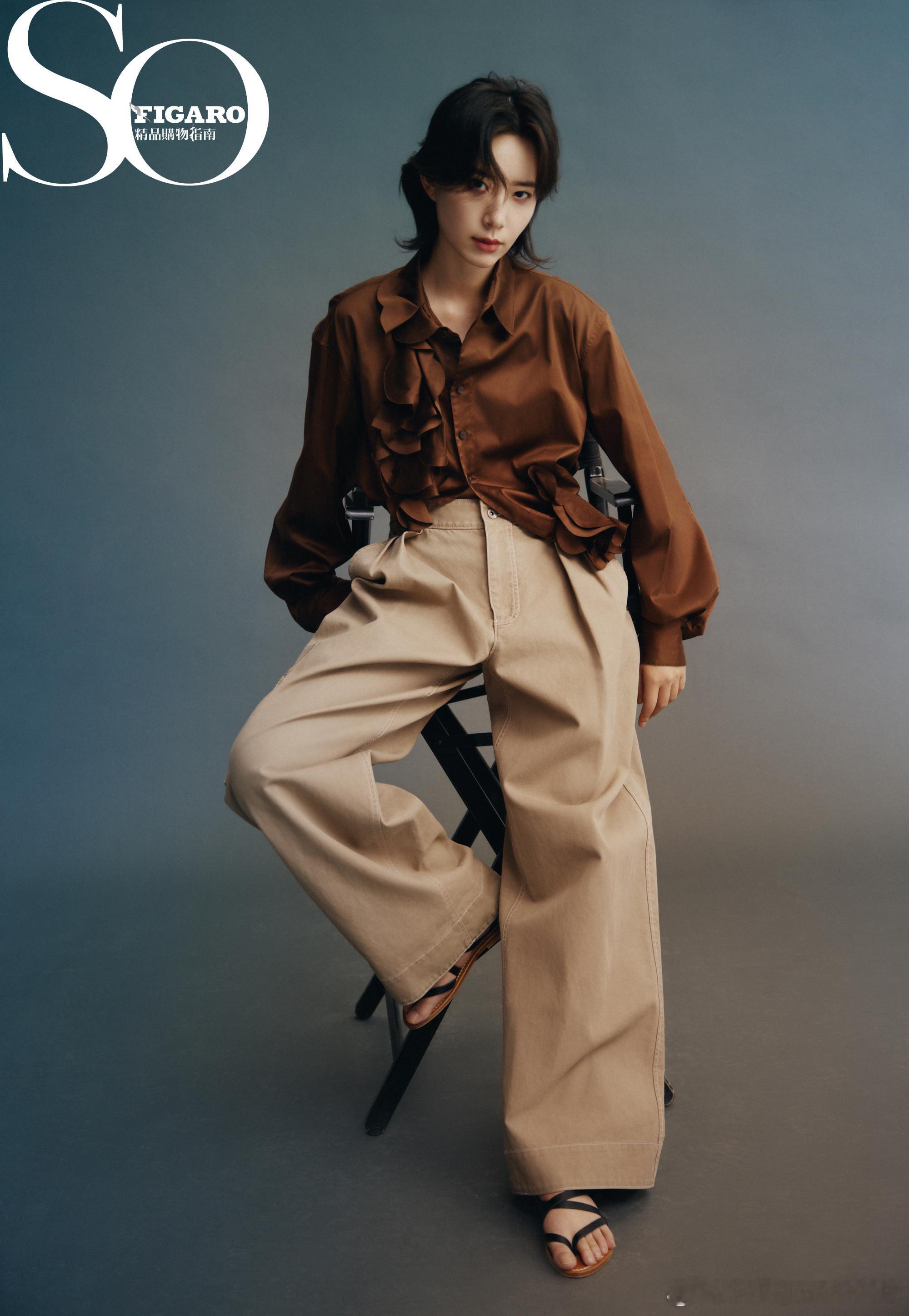 #李斯丹妮狼尾卷发# 最新时尚大片，狼尾卷发帅气中又不失温柔 ​​​