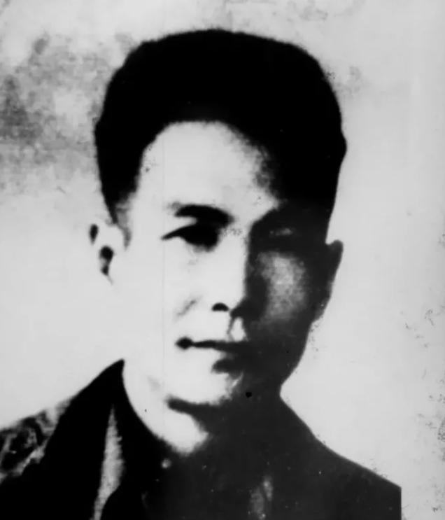 1948年，狱医刘石人到女牢诊病，一个女犯突然摔倒在地，刘石人下意识地去扶她，下
