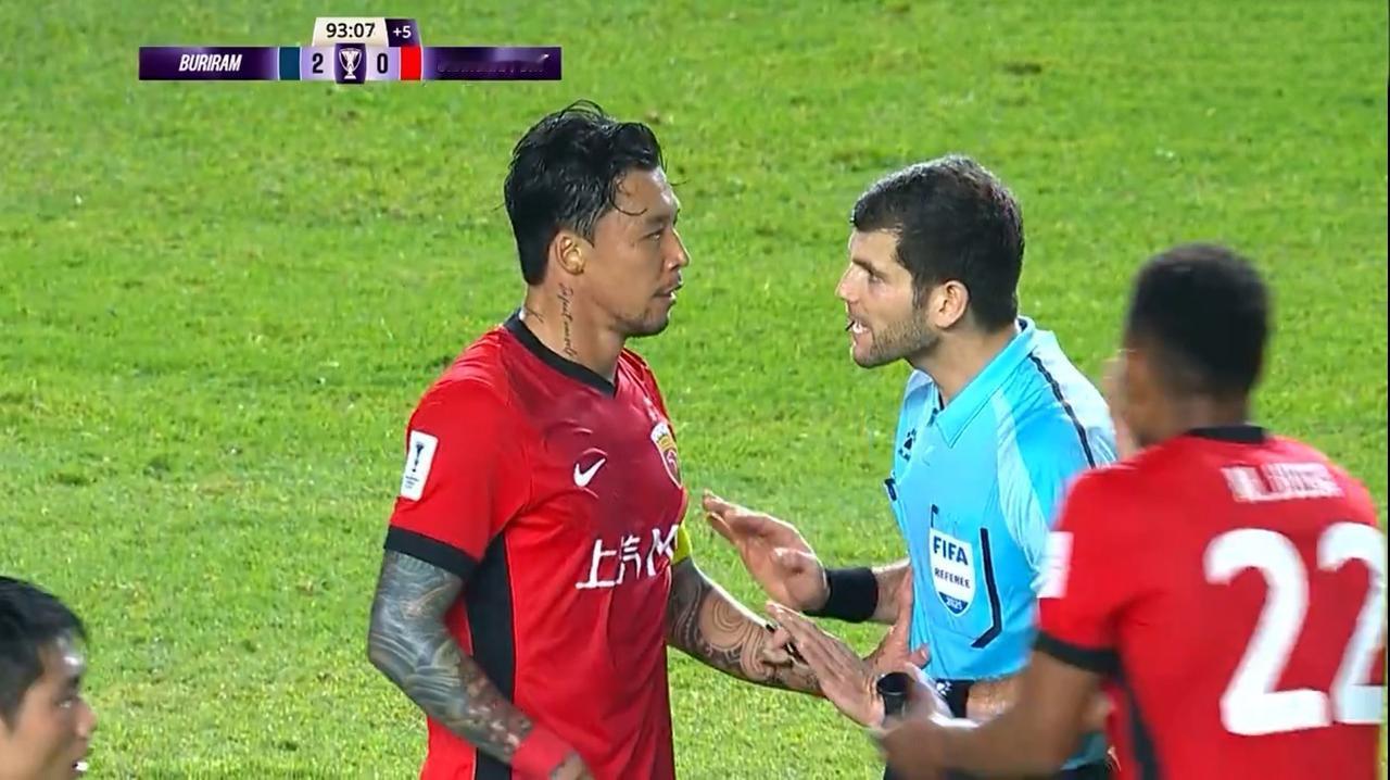 这就是中超冠军的实力吗？
亚冠赛场上海海港0：2不敌武里南联，四场比赛一平三负，