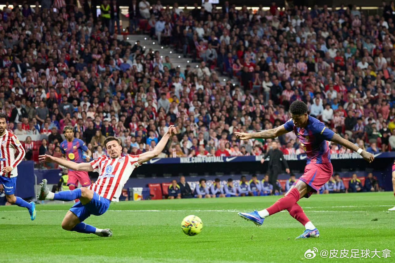 巴萨2比1逆转十人马竞2:1！亚马尔发挥一般，莱万门前捡漏绝杀，巴萨击败马竞领跑