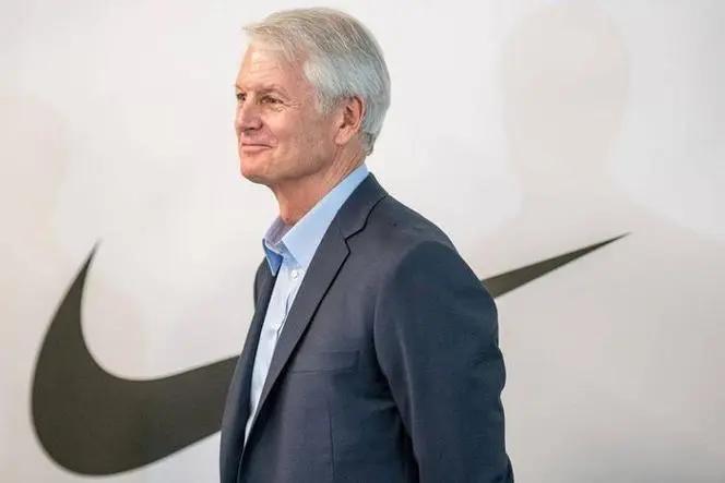 耐克王朝的危机：DTC战略的得与失


曾经的运动巨头耐克，如今正经历风雨飘摇的