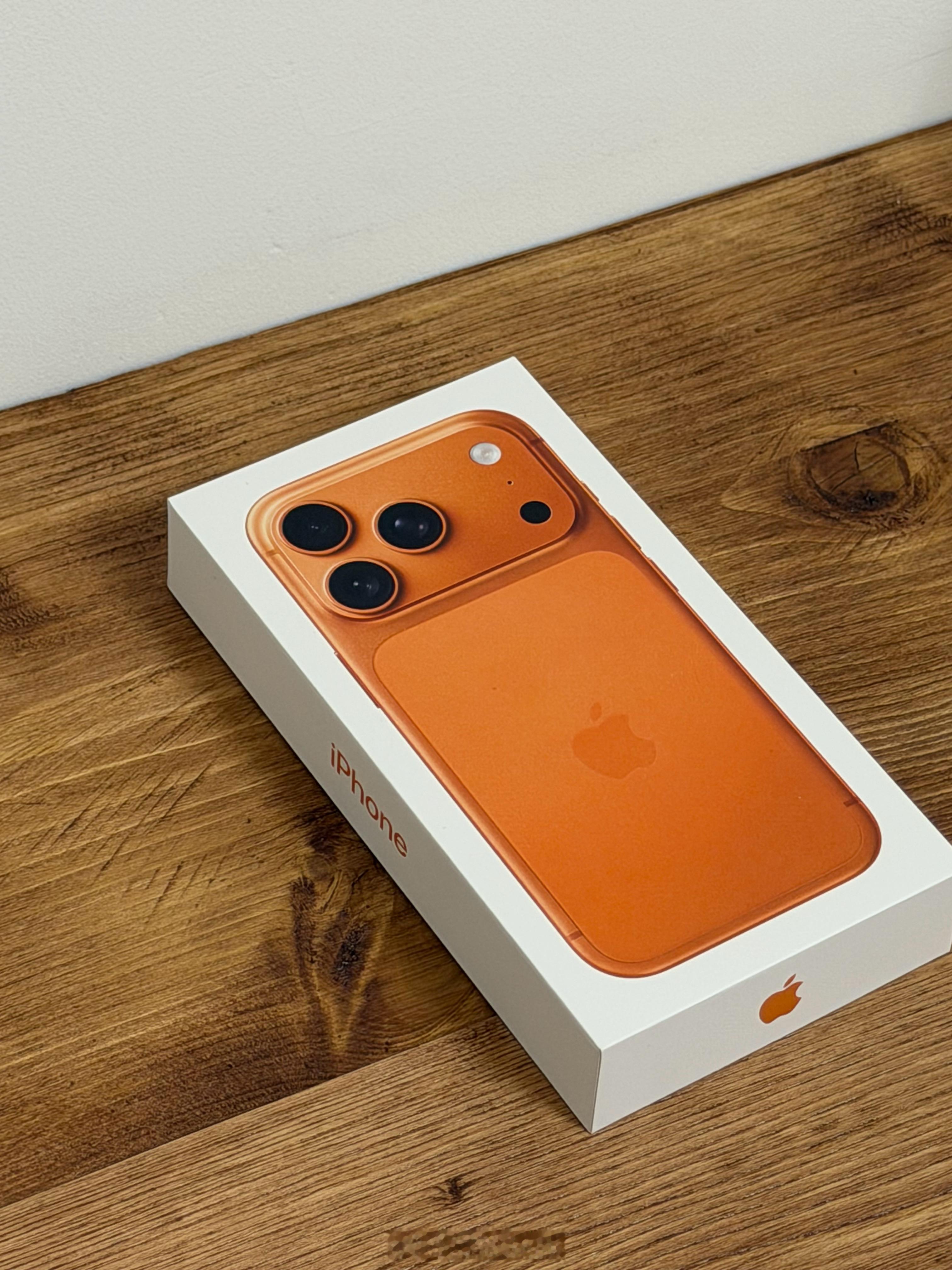 王腾回应换iPhone17小米果真机圈顶流了前高管离职这么久了换个iPhone1