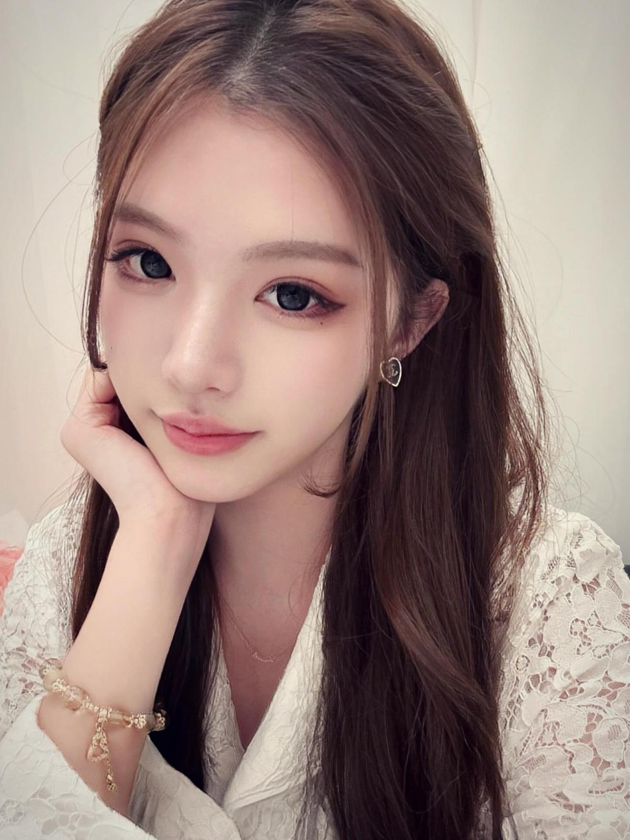 温柔甜美的少女，浅笑安然，如梦似幻。甜美小仙女的穿搭 情感共鸣 触动心坎的那些话