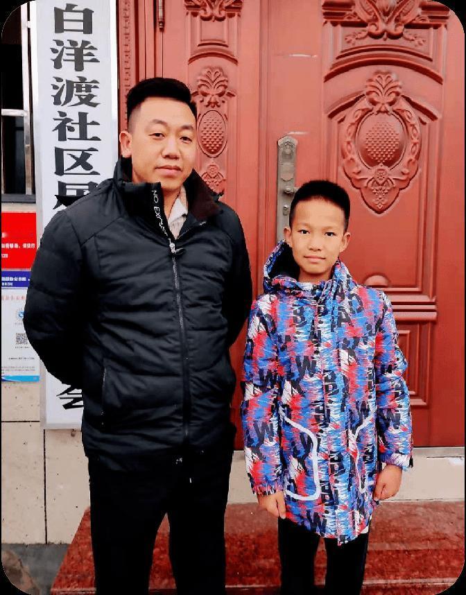 金钟奖颁奖典礼刚开始时大家都感受到了浓浓的仪式感，气氛热烈得让人心跳加速。颁奖现